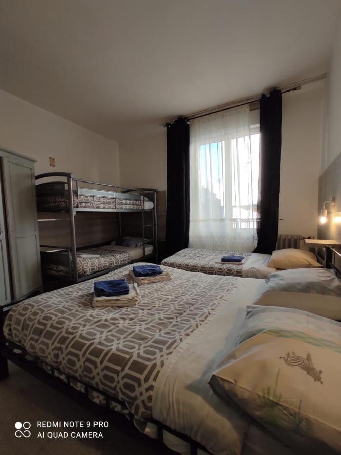 Family Room,1378106399:JPEG